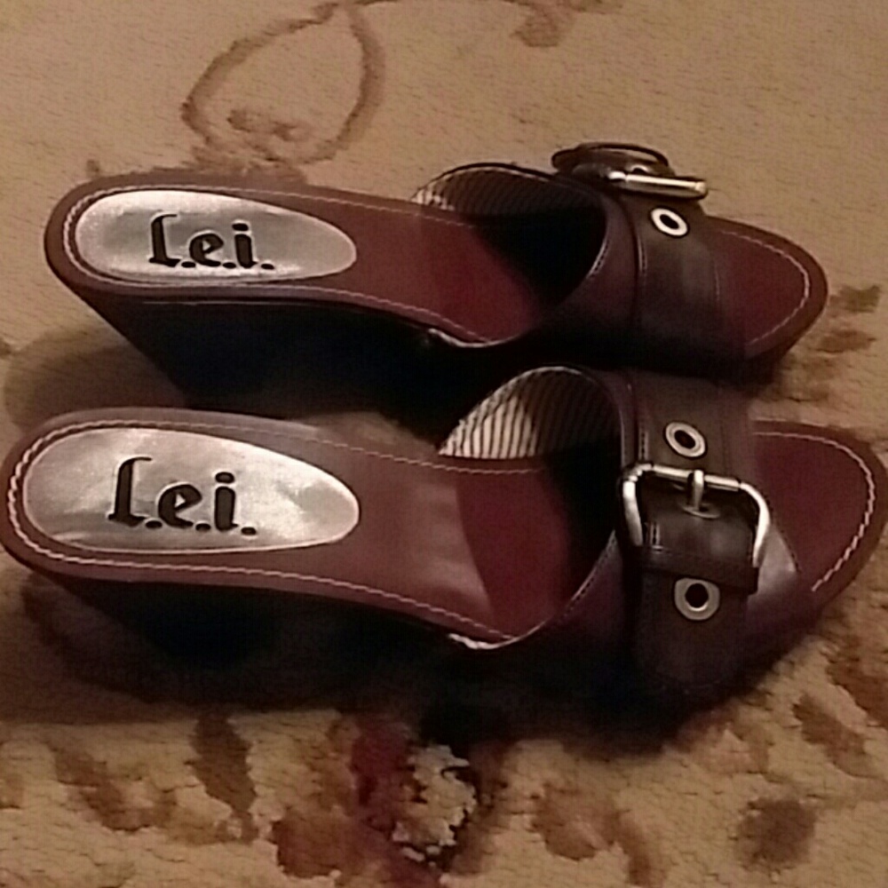 Dress shoes